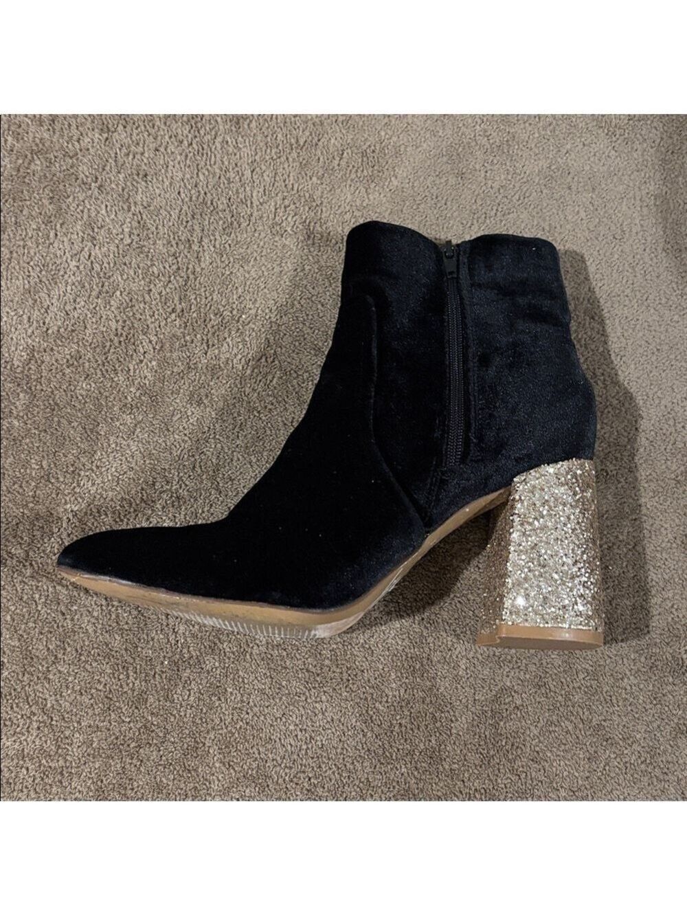 Betsey Johnson Kacey Black Velvet Pointed Toe Ankle Booties - Size 9 - Picture 4 of 11